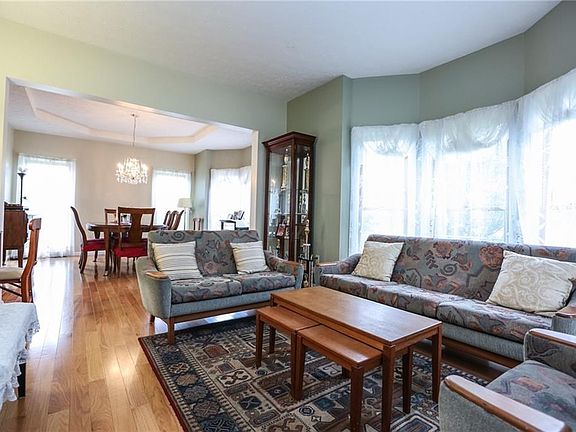 4th image of 72 Chippenham Dr
