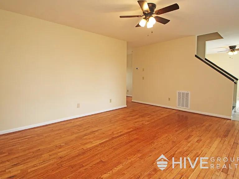 1345 Goldfinch Dr — Photo 6
