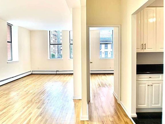 2nd image of 201 E 12th St APT 204