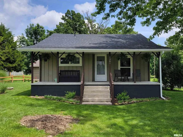 1501 Follis Ave, Johnston City, IL 62951