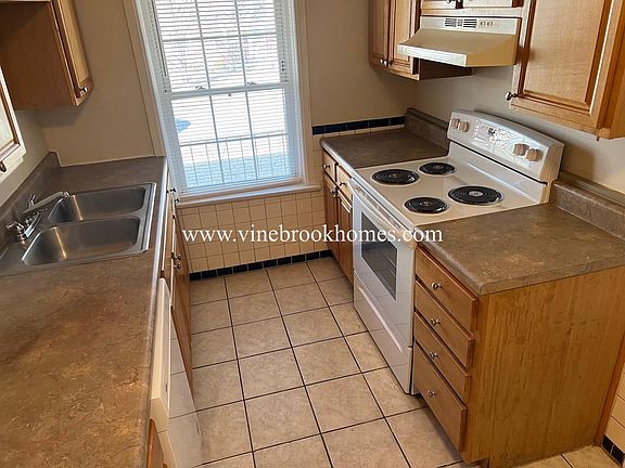 5th image of 3528 Saint Luke Ln
