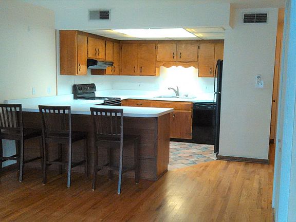 3rd image of 850 E College Ave