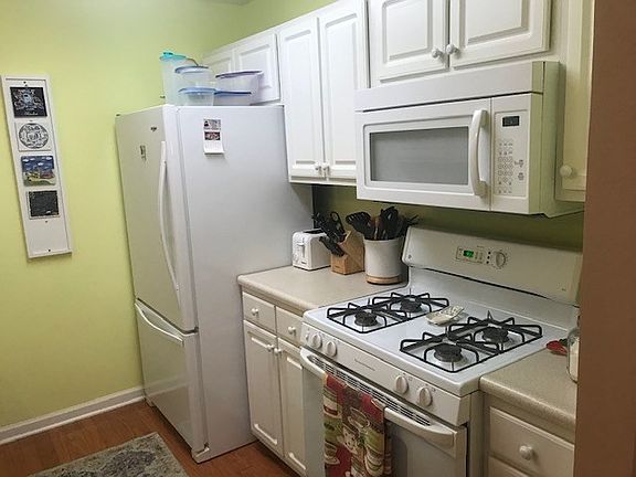 5th image of 512 Orchard Valley Way