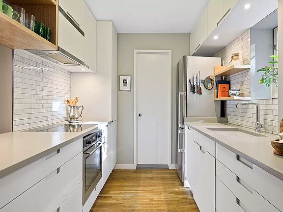 5th image of 170 Norfolk St #15