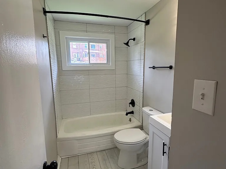 1599 Ingleside Ave — Photo 10