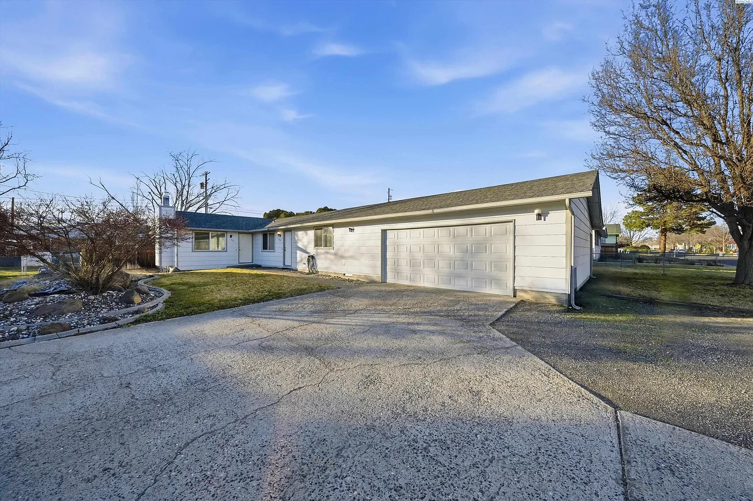 311 Casey Ave photo 1