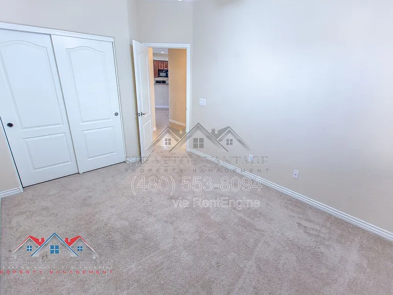 11751 W Daley Ln — Photo 28