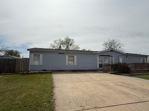 3rd image of 3027 W Savannah Ave