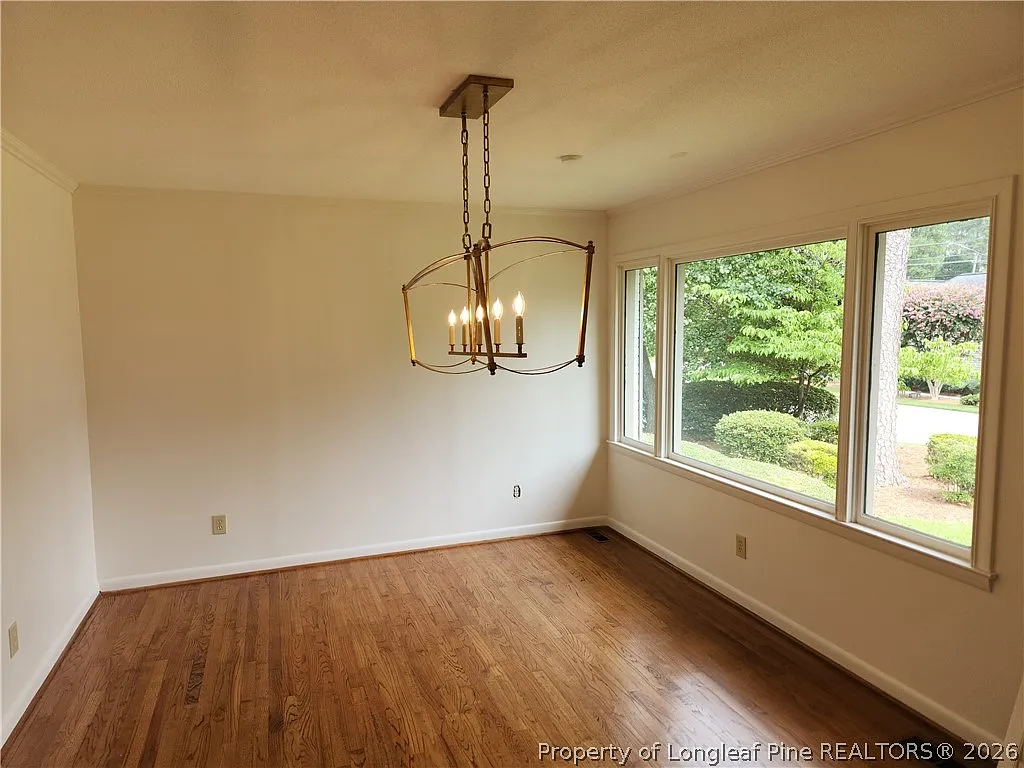 4 bed, 3.0 bath, 2626 sqft, $2,400 — Photo 2