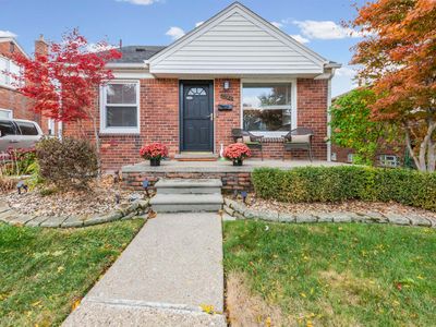 22306 Alger St, Saint Clair Shores, MI, 48080