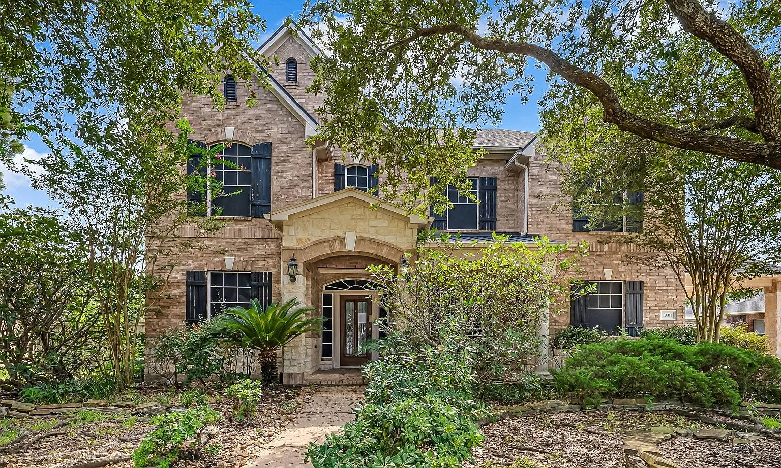 4 bed, 3.5 bath, 3214 sqft, $3,350 — Photo 1