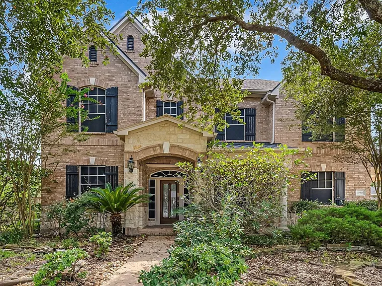 10311 Pitcataway Dr — Photo 1