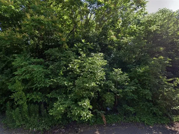 1927 McCasland Ave, East Saint Louis, IL 62207