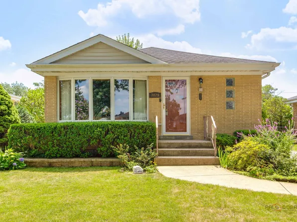 7029 W Kedzie St, Niles, IL 60714