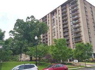 4600 S Four Mile Dr #221, Arlington, VA 22204