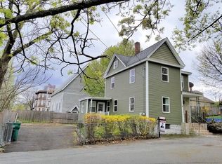 8 Eddy St, Lowell, MA 01852