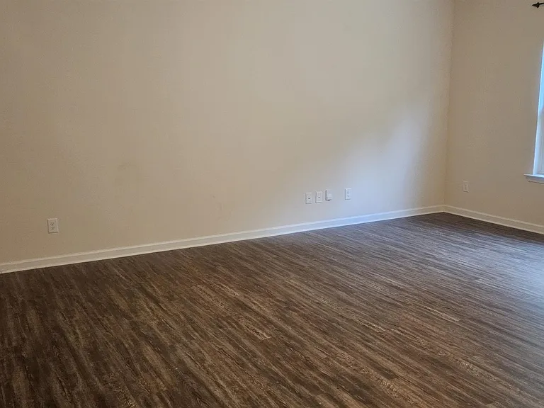 110 Kaitlyn Cir — Photo 8