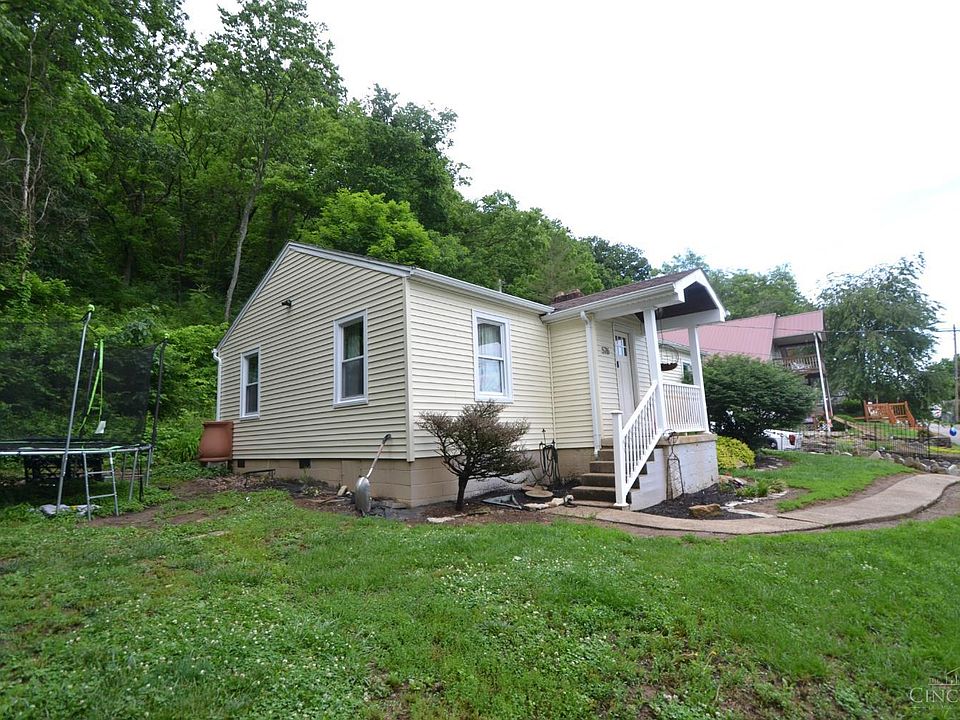 1st image of 576 Mountain St