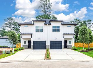 1976 Longmire Villas Ct, Conroe, TX 77304