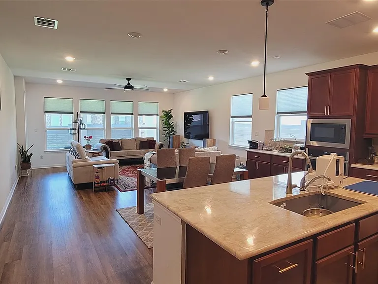 716 Leeward Pass — Photo 9
