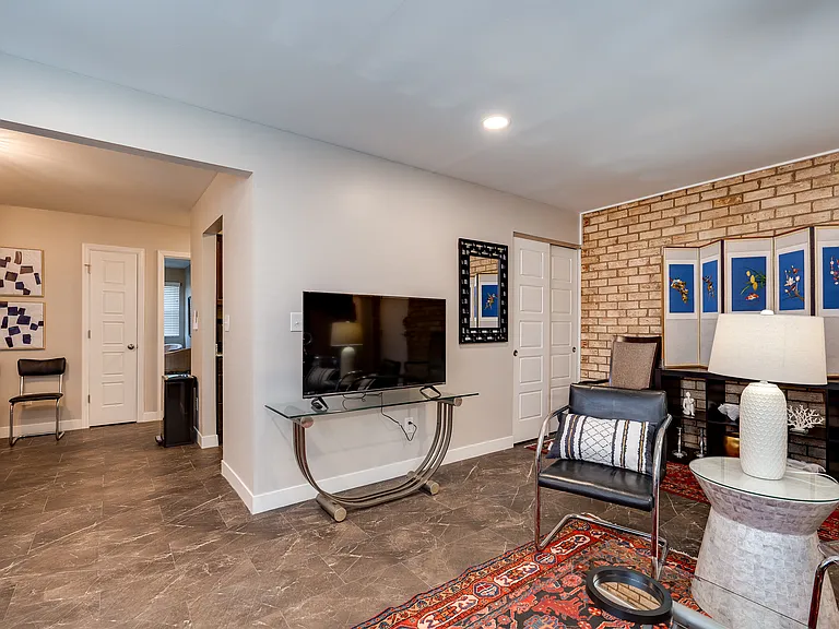 827 Wilmington Ave #3 — Photo 10