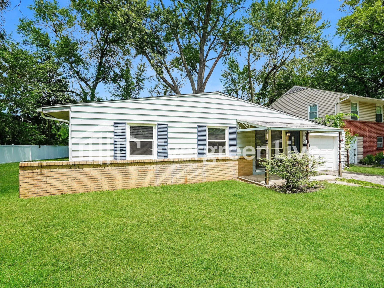 3 bed, 1.5 bath, 1020 sqft, $1,595 — Photo 2