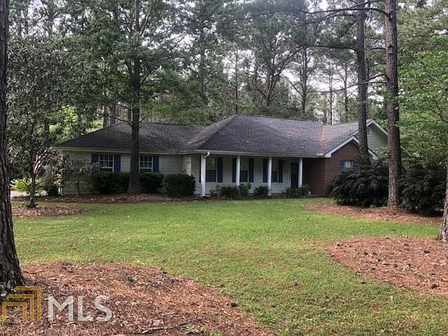 2nd image of 211 Holly Dr