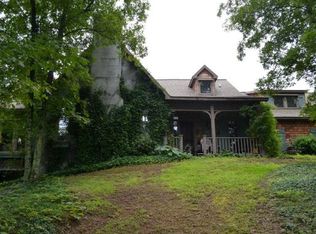 325 Raccoon Ridge Ln, Johnson City, TN 37601