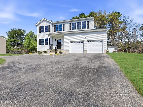 4th image of 13 Laketree Court
