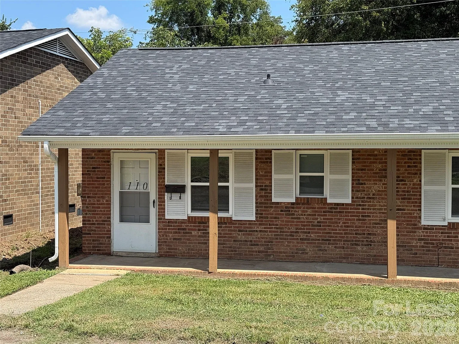 2 bed, 1.0 bath, 810 sqft, $1,095 — Photo 2