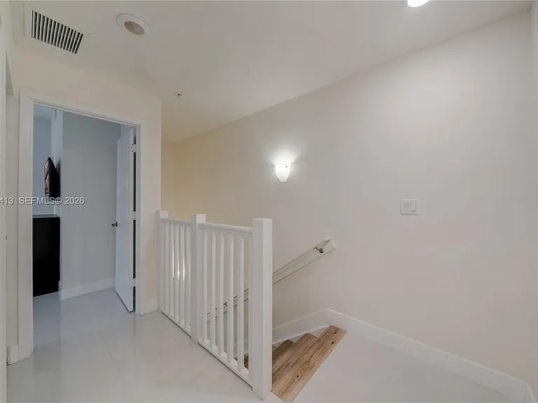 10425 NW 82nd St #4 — Photo 15