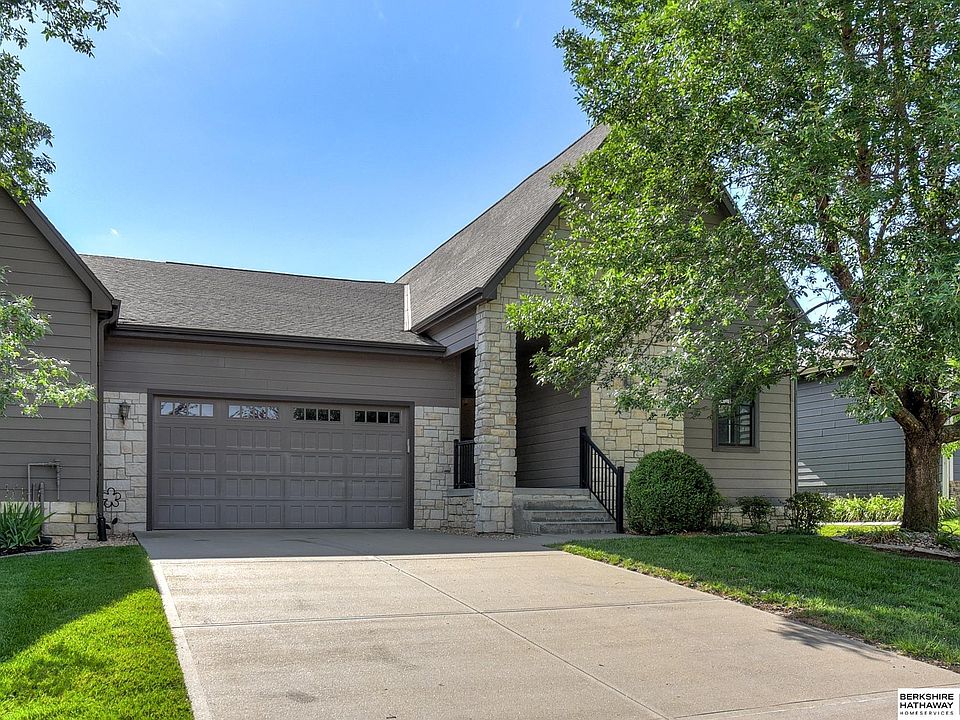 1st image of 5704 N 157th Ave