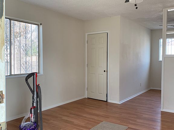 4th image of 1103 Amherst Dr
