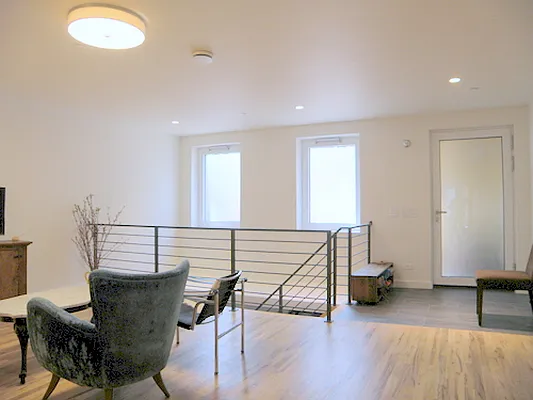 Rented by Vespa Properties Group | media 19