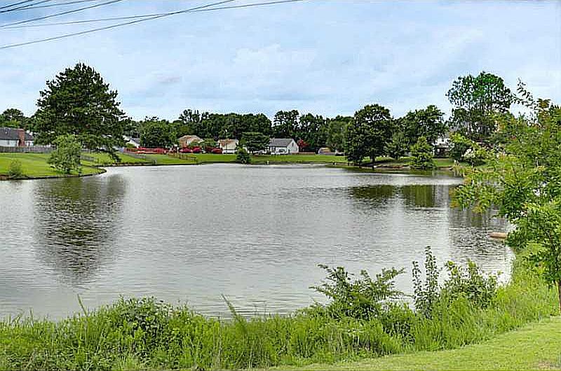 2nd image of 934 N Haven Cir