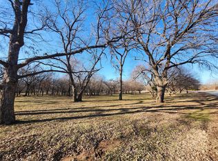 100 Fairway Dr, Nocona, TX 76255