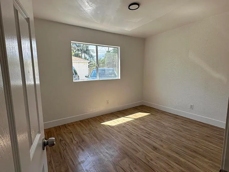 5534 Gotham St #5532-1/2 — Photo 7