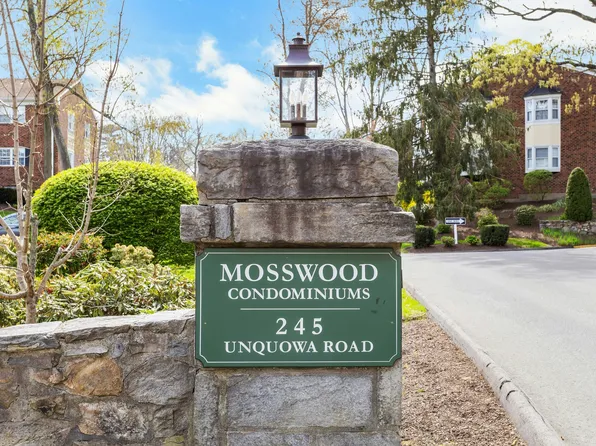 245 Unquowa Road APT 30, Fairfield, CT 06824