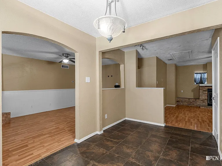 216 Dirks Dr — Photo 13
