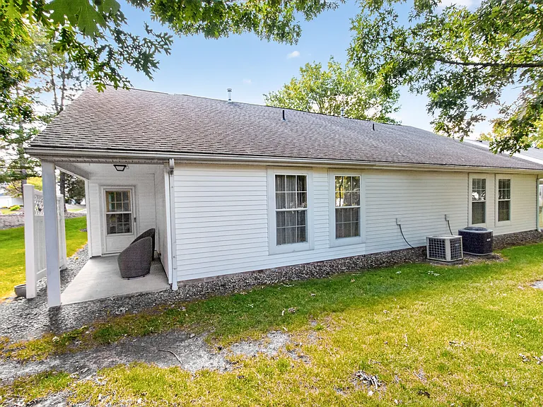 11309 Lake Meadow Ln — Photo 2