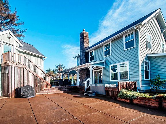 2nd image of 2781 SW Anemone Ave