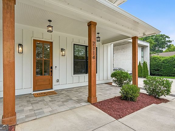 5th image of 2114 Memorial Dr
