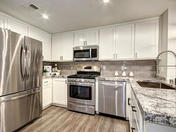 4th image of 1900 O St APT 3