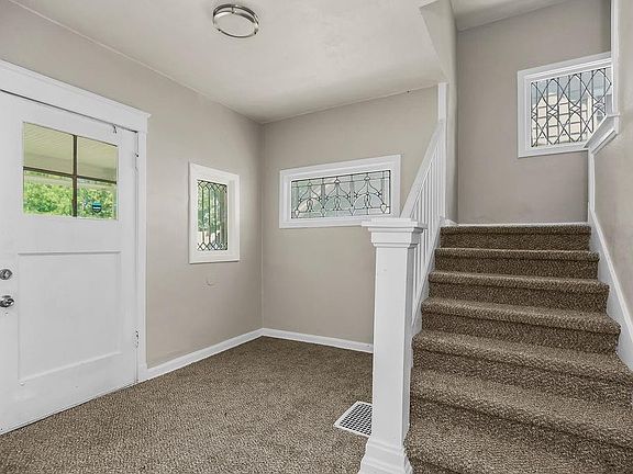 3rd image of 1613 Poplar Ave