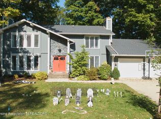 2020 Tamarack Dr, Okemos, MI