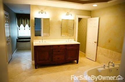 Downstairs Full Bath