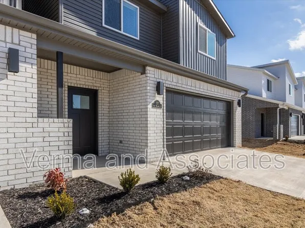 717 Sun Meadow Dr Unit 717, Centerton, AR 72719