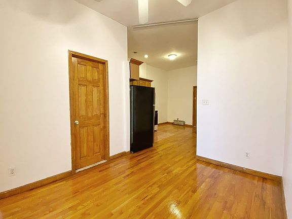 3rd image of 778 Washington Ave #3R