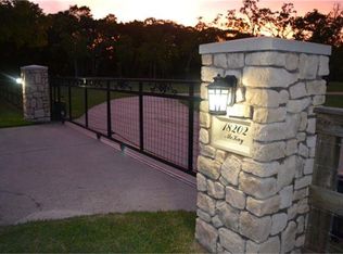 18202 McKay Rd, Alvin, TX 77511