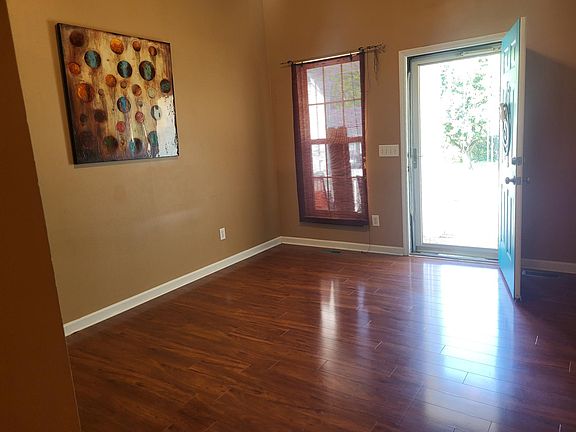 3rd image of 605 Forest Park Ct
